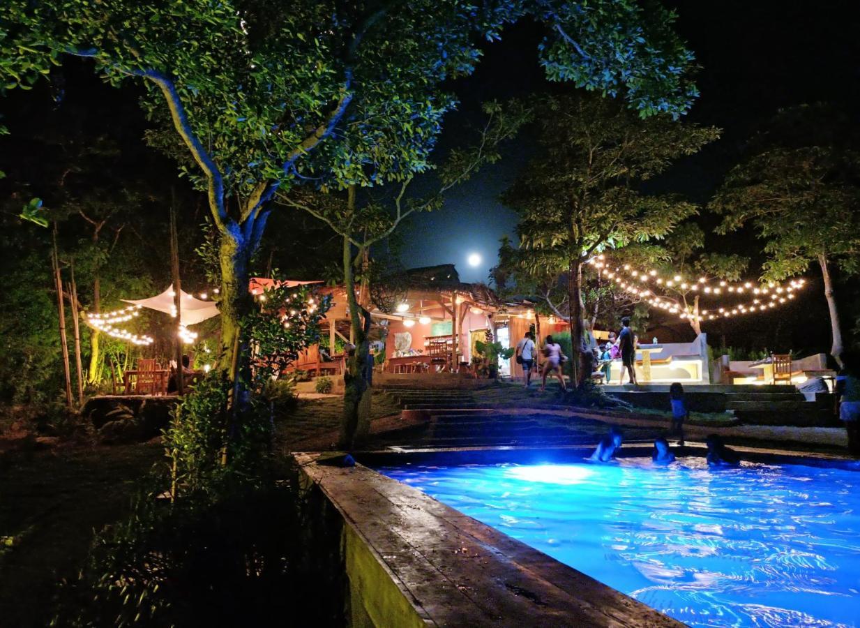 Nakabalo Guesthouse & Restaurant 시퀴조르 외부 사진