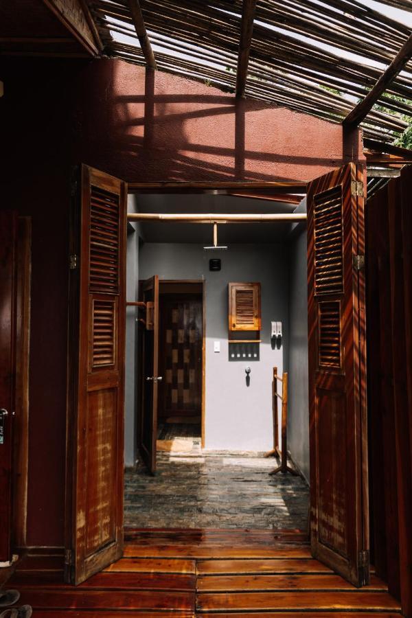 Nakabalo Guesthouse & Restaurant 시퀴조르 외부 사진